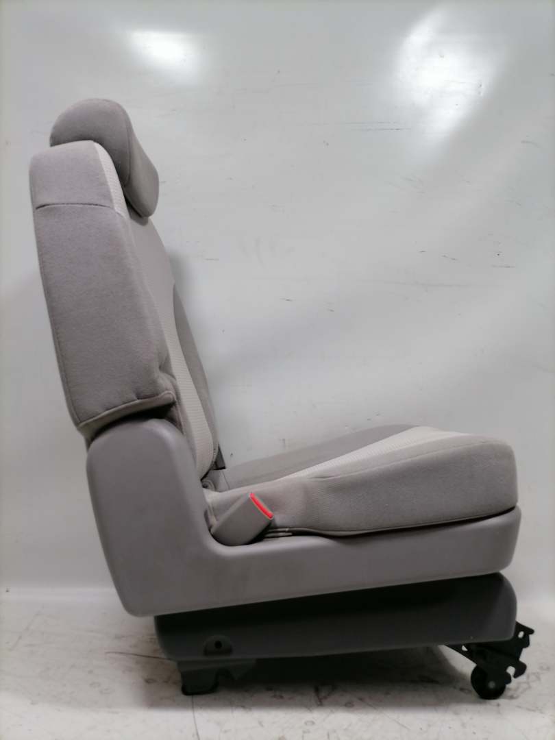 Kia Carnival 2 original Einzelsitz hinten links Stoff Hellgrau Bj.2009